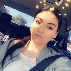 Meet your Posher, Moni